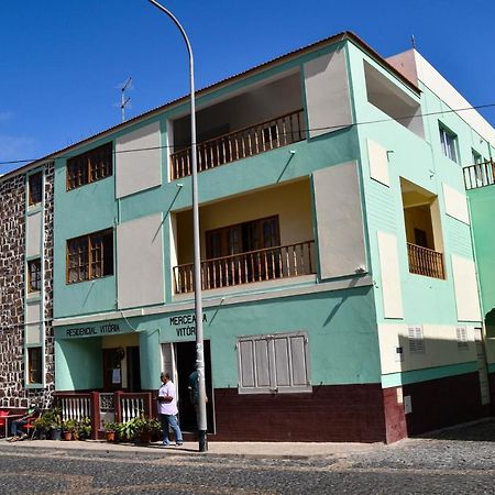 Hotel Residencial Vitoria à Ponta Do Sol Extérieur photo