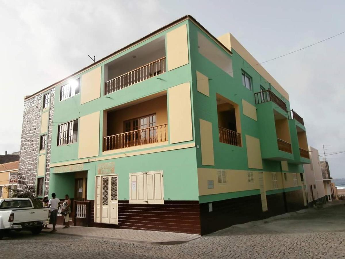 Hotel Residencial Vitoria à Ponta Do Sol Extérieur photo